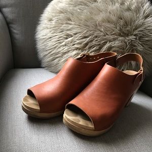 Bryr Suzie Spanish Toe Clog Size 39